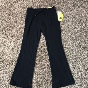 All In Motion Girls Black Drawstring Flare Soft Yoga Pants Size M (8) | NWT
